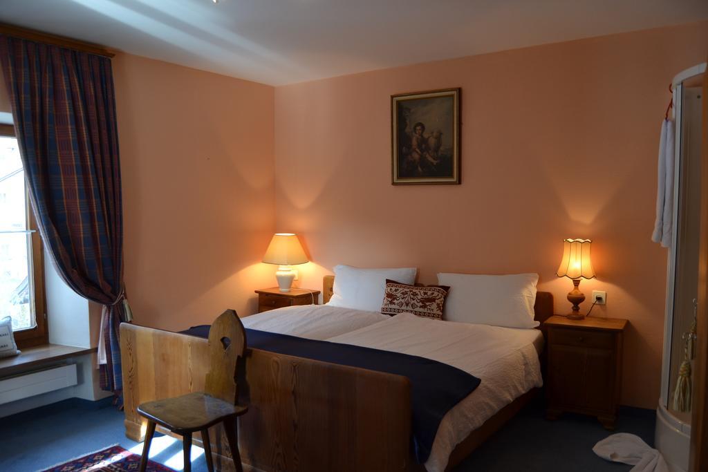 Garni Fluela Susch Hotel Værelse billede